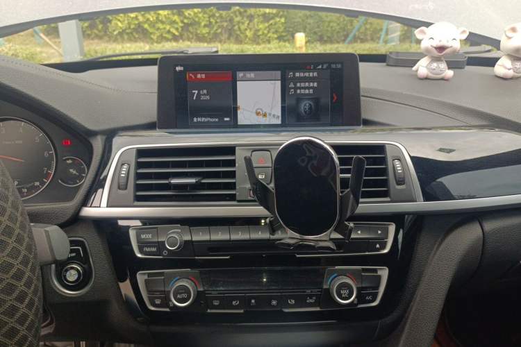 Used BMW 3 Series GT 2019 320i M Sport Package Audio And AC Panel