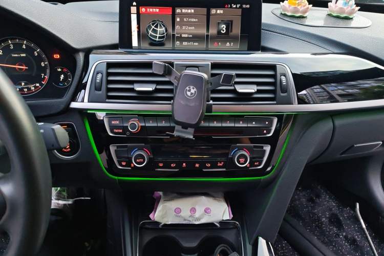 Used BMW 3 Series GT 2019 320i M Sport Package Audio And AC Panel