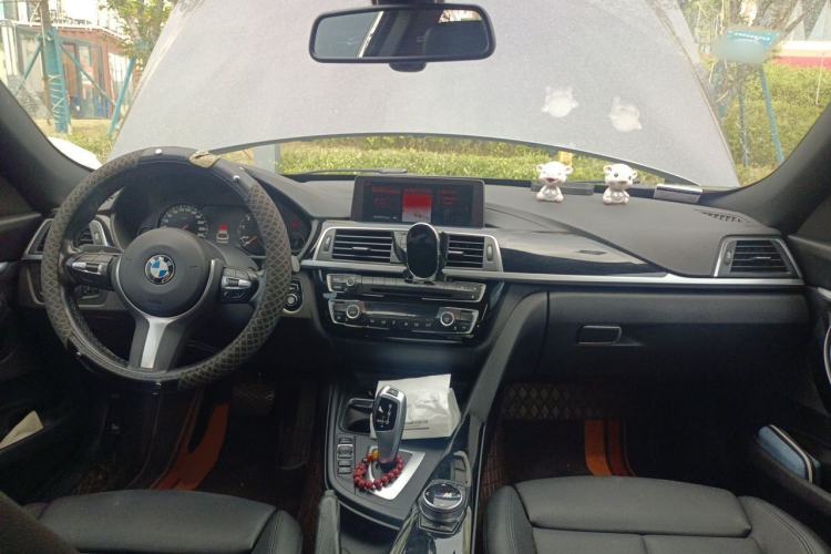 Used BMW 3 Series GT 2019 320i M Sport Package Center Console