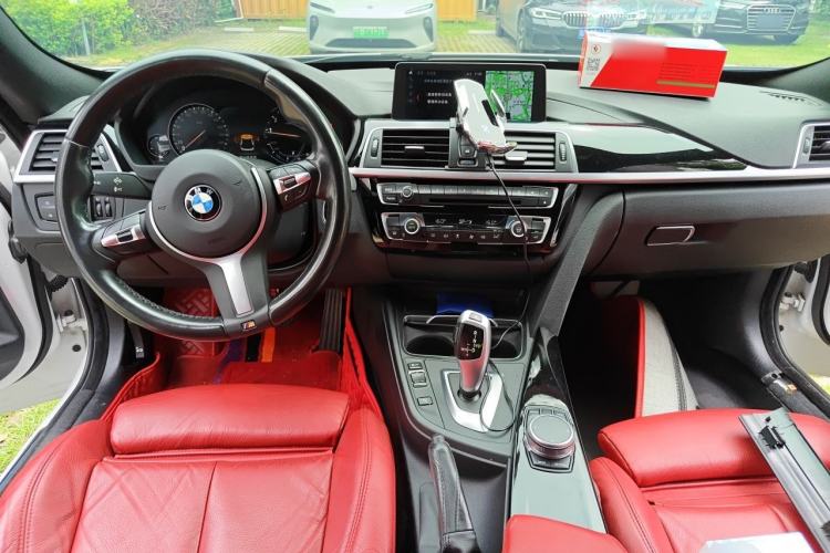 Used BMW 3 Series GT 2019 320i M Sport Package Center Console