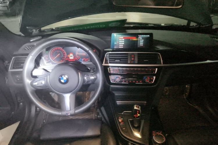 Used BMW 3 Series GT 2019 320i M Sport Package Center Console