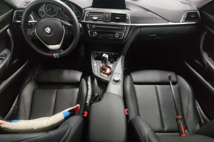 Used BMW 3 Series GT 2019 320i Sport Edition Center Console