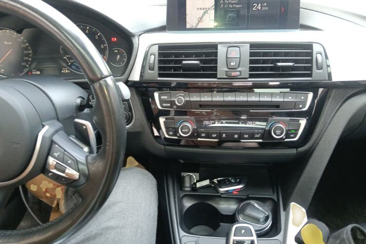 Used BMW 3 Series GT 2019 320i M Sport Center Console