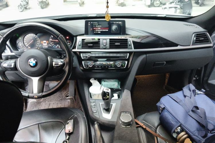 Used BMW 3 Series GT 2019 320i M Sport Package Center Console
