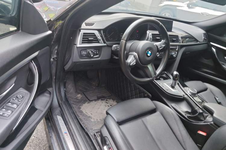 Used BMW 3 Series GT 2019 320i M Sport Package Driver Seat