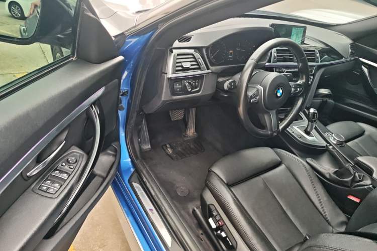 Used BMW 3 Series GT 2019 320i M Sport Package Driver Seat