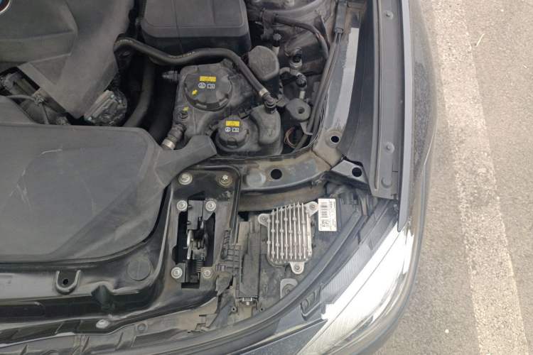 Used BMW 3 Series GT 2019 320i M Sport Package Engine Bay Left