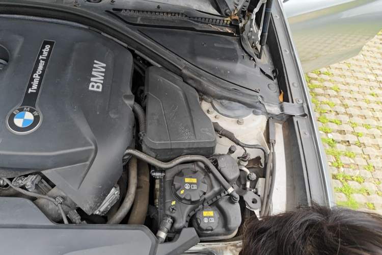 Used BMW 3 Series GT 2019 320i M Sport Package Engine Bay Left