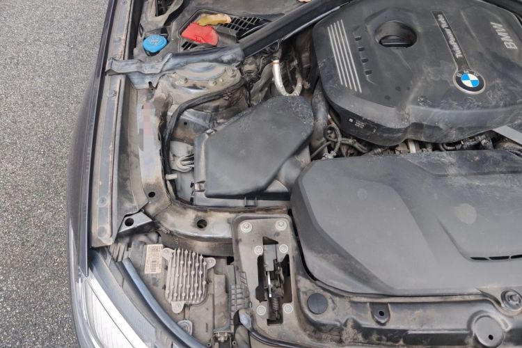 Used BMW 3 Series GT 2019 320i M Sport Package Engine Bay Right