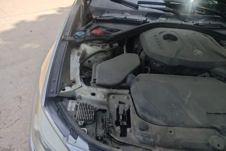 Used BMW 3 Series GT 2019 320i Sport Edition Engine Bay Right