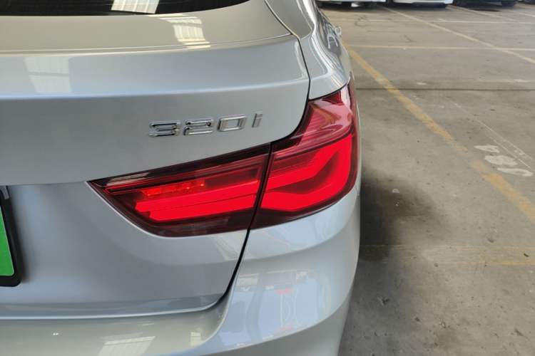Used BMW 3 Series GT 2019 320i M Sport Night Edition Exterior 3