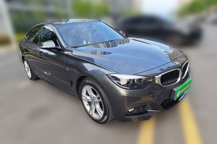 Used BMW 3 Series GT 2019 320i M Sport Package Front Right 45 Deg