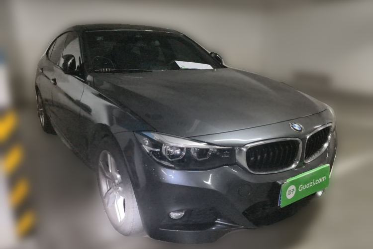 Used BMW 3 Series GT 2019 320i M Sport Package Front Right 45 Deg