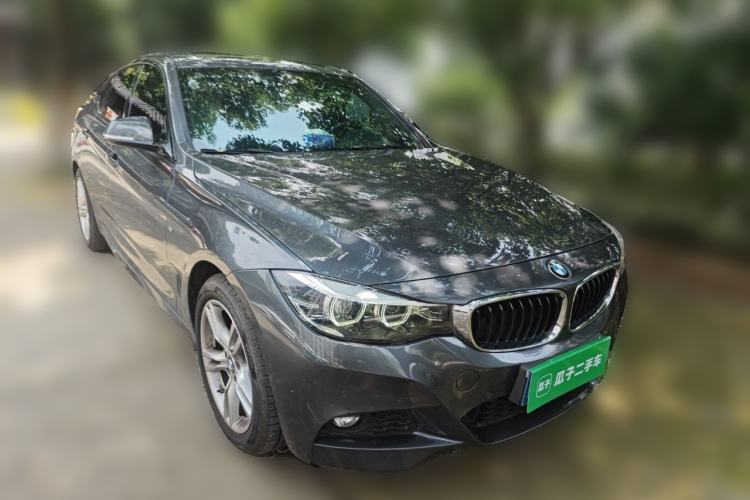 Used BMW 3 Series GT 2019 320i M Sport Package Front Right 45 Deg