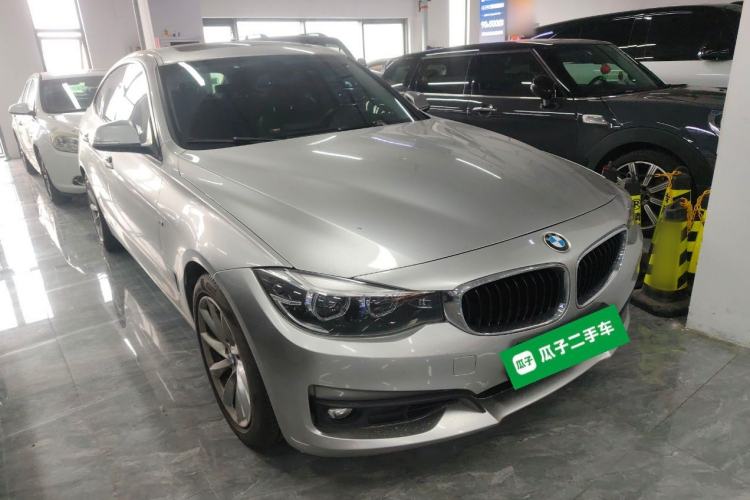 Used BMW 3 Series GT 2019 320i Sport Edition Front Right 45 Deg