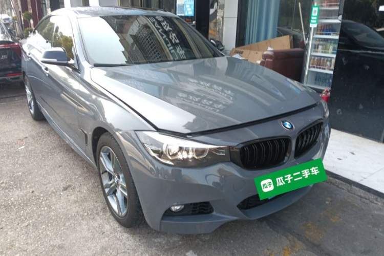 Used BMW 3 Series GT 2019 320i M Sport Front Right 45 Deg
