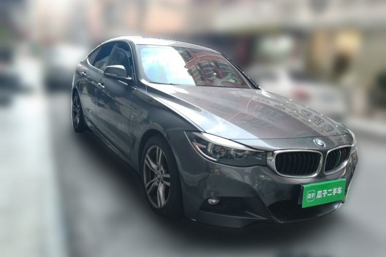 Used BMW 3 Series GT 2019 320i M Sport Package Front Right 45 Deg