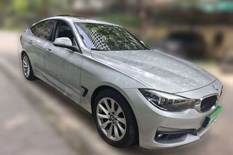 Used BMW 3 Series GT 2019 320i Sport Edition Front Right 45 Deg