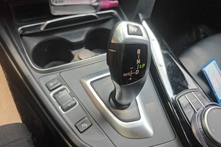 Used BMW 3 Series GT 2019 320i M Sport Package Gear Lever