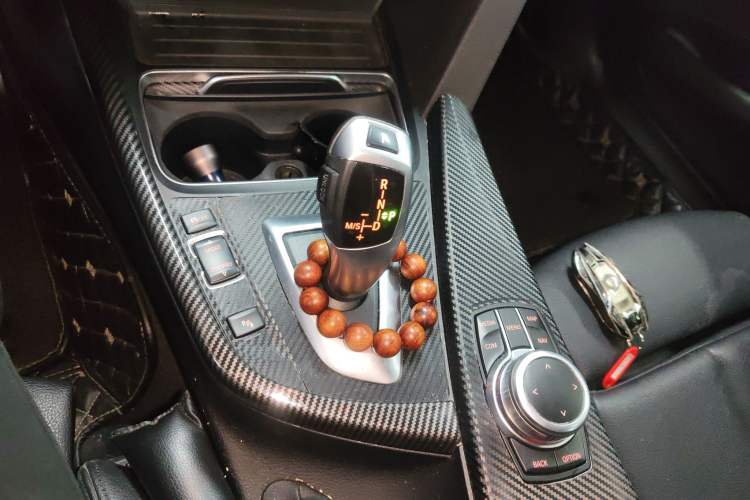 Used BMW 3 Series GT 2019 320i Sport Edition Gear Lever