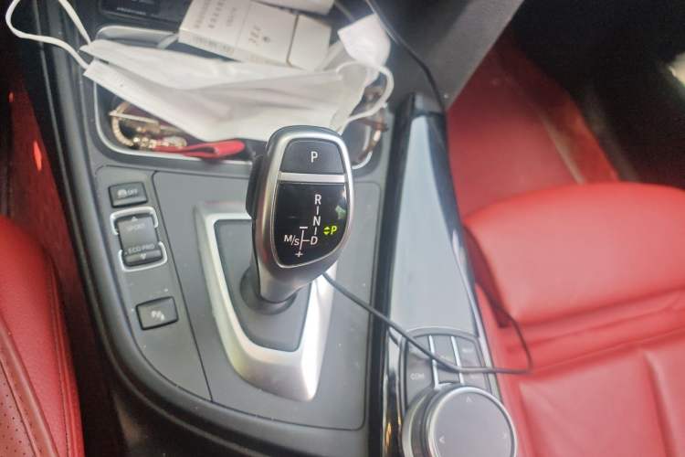 Used BMW 3 Series GT 2019 320i Sport Edition Gear Lever