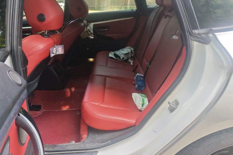 Used BMW 3 Series GT 2019 320i Sport Edition Left Rear Seat