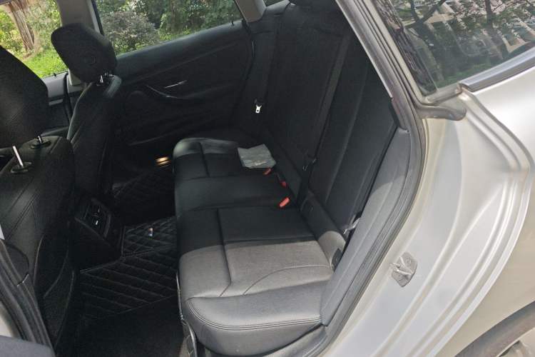 Used BMW 3 Series GT 2019 320i Sport Edition Left Rear Seat
