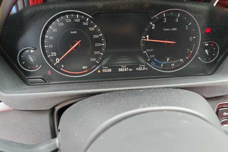 Used BMW 3 Series GT 2019 320i M Sport Package Odometer Close Up