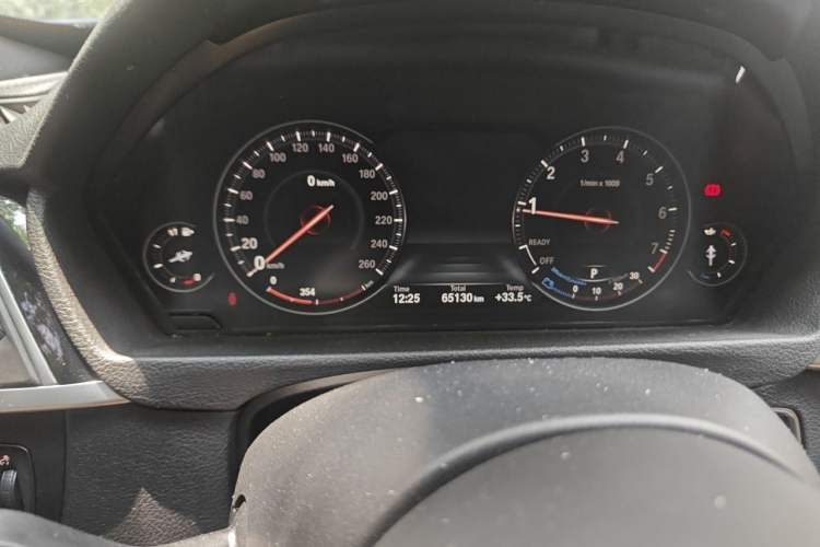 Used BMW 3 Series GT 2019 320i M Sport Package Odometer Close Up