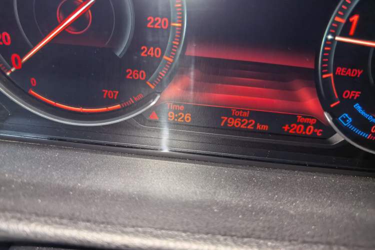 Used BMW 3 Series GT 2019 320i M Sport Odometer Close Up