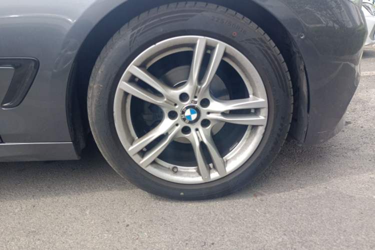 Used BMW 3 Series GT 2019 320i M Sport Package Right Front Wheel Hub