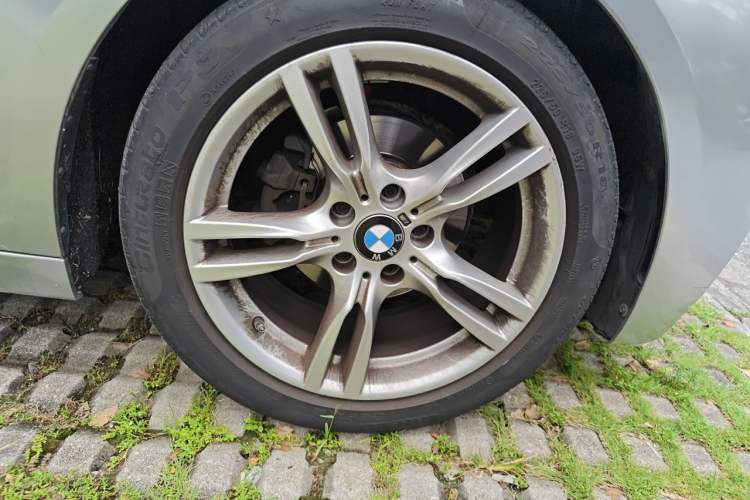 Used BMW 3 Series GT 2019 320i M Sport Package Right Front Wheel Hub