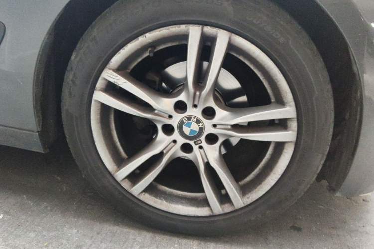 Used BMW 3 Series GT 2019 320i M Sport Package Right Front Wheel Hub