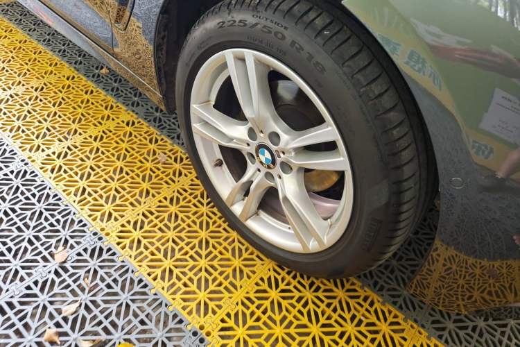 Used BMW 3 Series GT 2019 320i M Sport Right Front Wheel Hub