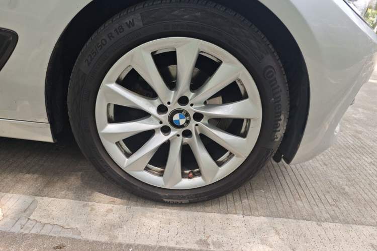 Used BMW 3 Series GT 2019 320i Sport Edition Right Front Wheel Hub