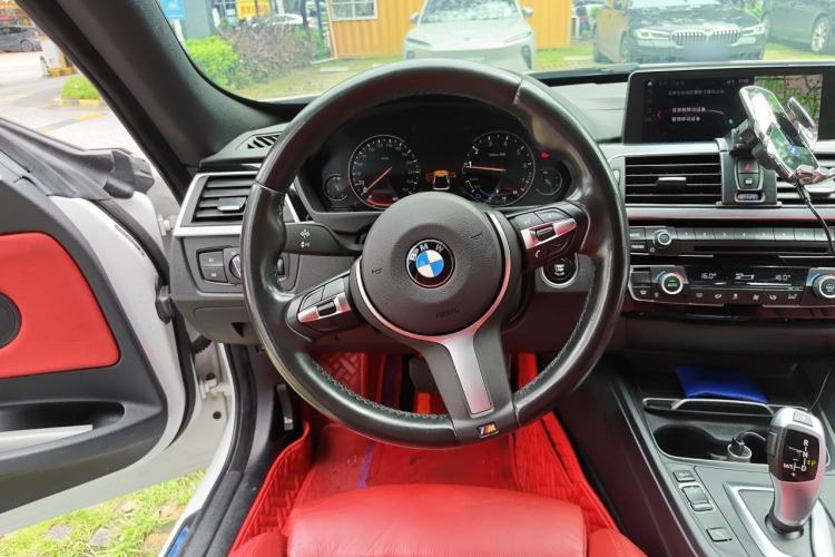 Used BMW 3 Series GT 2019 320i M Sport Package Steering Wheel