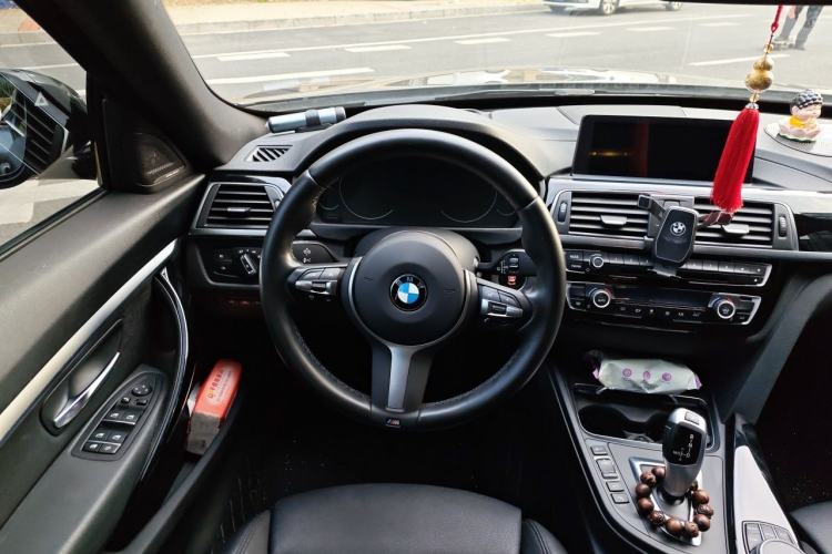 Used BMW 3 Series GT 2019 320i M Sport Package Steering Wheel