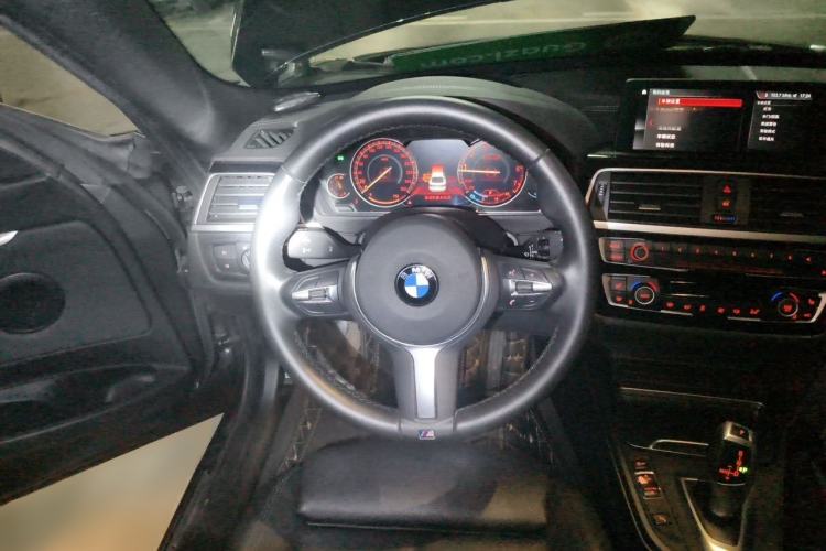 Used BMW 3 Series GT 2019 320i M Sport Package Steering Wheel