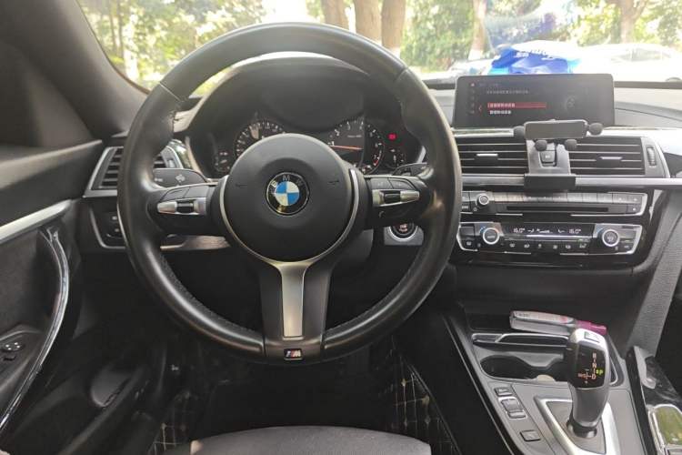 Used BMW 3 Series GT 2019 320i M Sport Package Steering Wheel