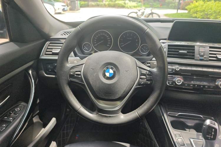 Used BMW 3 Series GT 2019 320i Sport Edition Steering Wheel