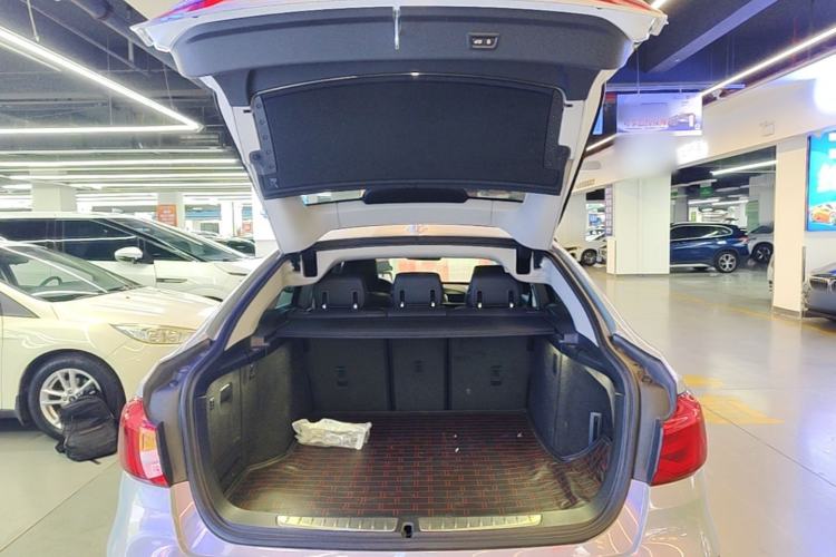 Used BMW 3 Series GT 2019 320i Sport Edition Trunk