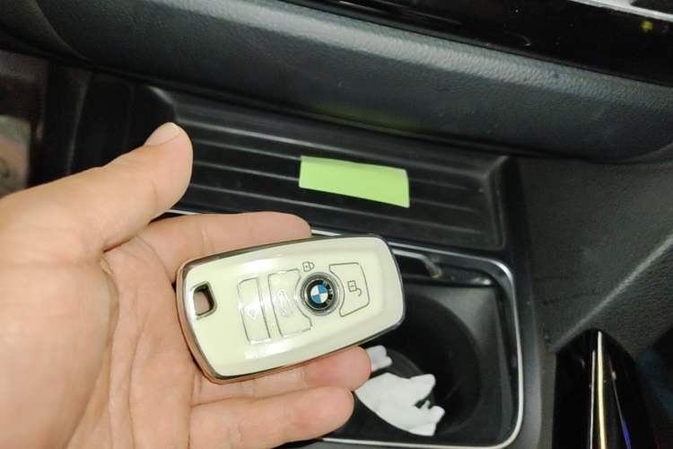 Used BMW 3 Series GT 2019 320i Sport Edition Vehicle Key