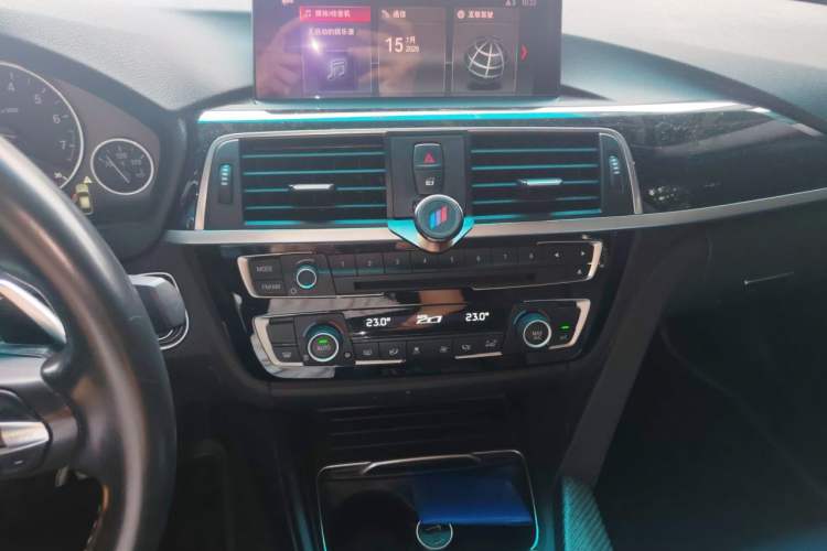 Used BMW 3 Series GT 2019 320i Sport Edition Audio And AC Panel