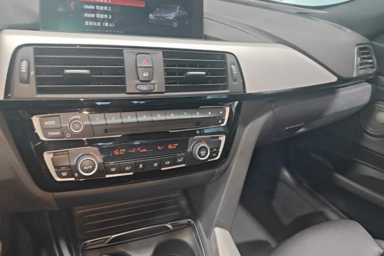 Used BMW 3 Series GT 2019 320i M Sport Audio And AC Panel