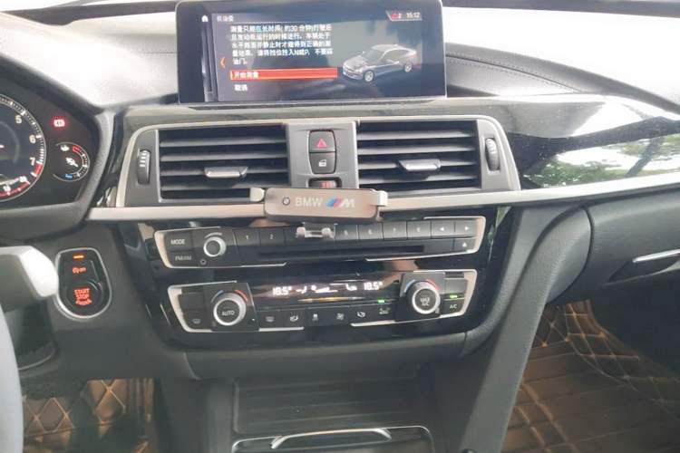 Used BMW 3 Series GT 2019 320i M Sport Package Audio And AC Panel