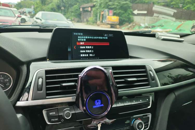 Used BMW 3 Series GT 2019 320i Sport Edition Audio And AC Panel