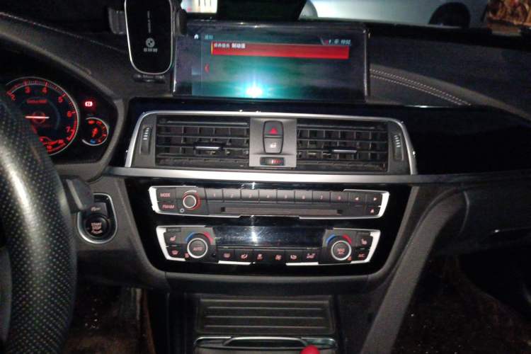 Used BMW 3 Series GT 2019 320i M Sport Package Audio And AC Panel