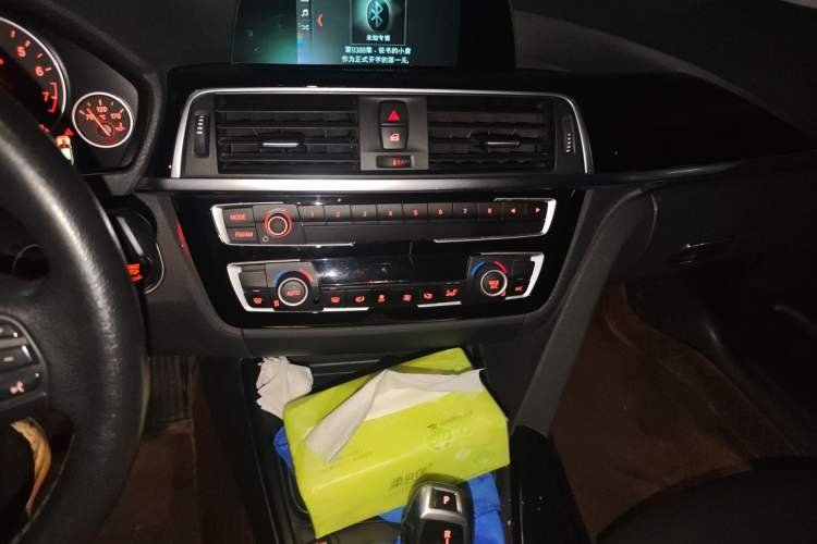Used BMW 3 Series GT 2019 320i Sport Edition Audio And AC Panel