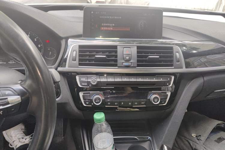 Used BMW 3 Series GT 2019 320i M Sport Package Audio And AC Panel