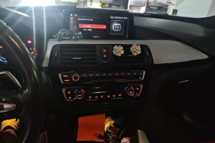 Used BMW 3 Series GT 2019 320i M Sport Audio And AC Panel